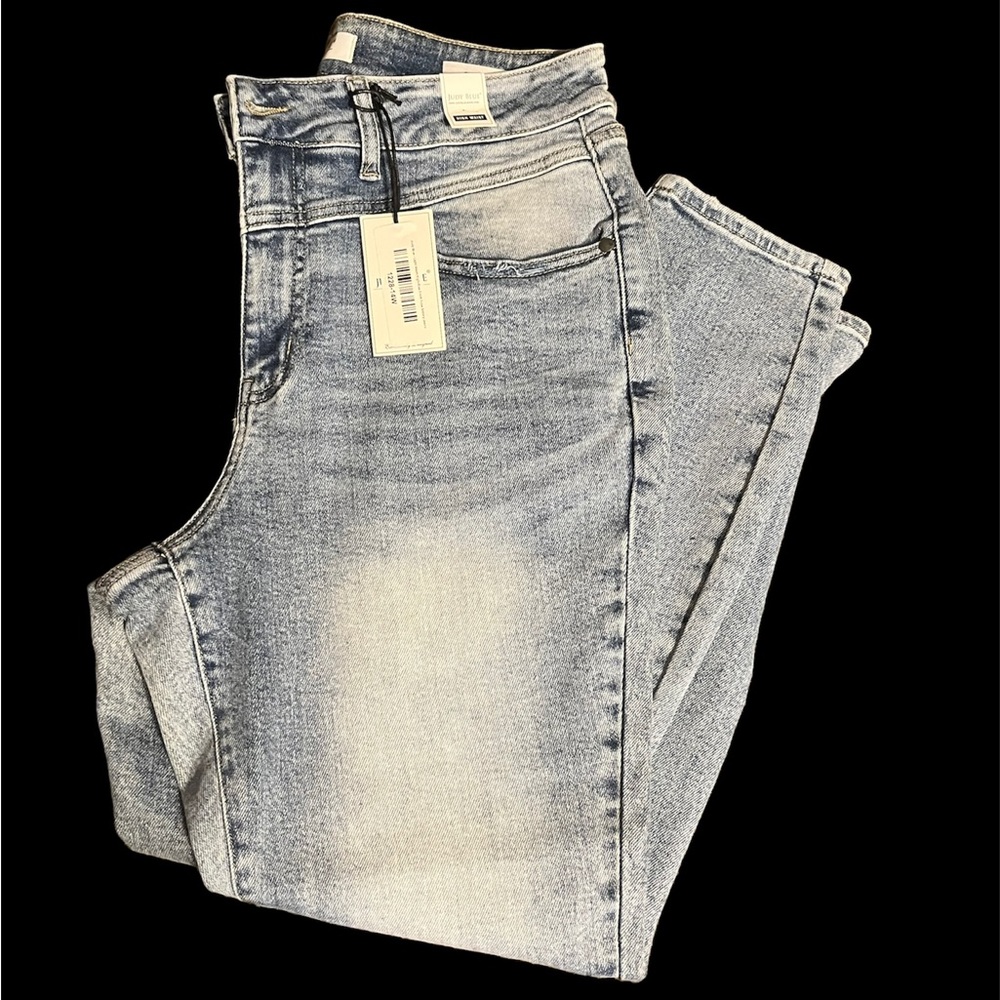 Judy Blue Jeans BNWT! 14W light blue, Over easy Yoke front skinny jeans